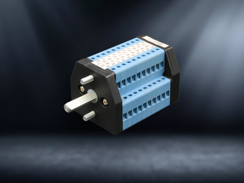 告别虚接：高压辅助开关在风电变流器柜中的抗震选型标准